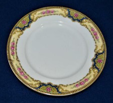 Assiette B & B À Fleurs Roses