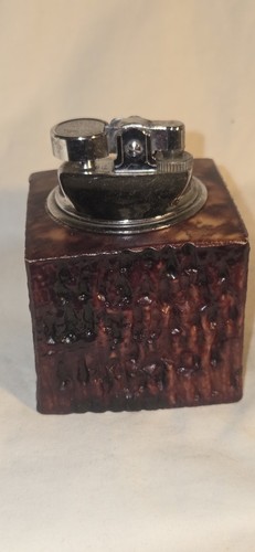 Briquet table cube - table.,