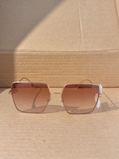 Lunettes de Soleil Burberry Modèle : B3133 1337/13 Prix NEUF 191 euros