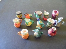 lot  de 13 fèves: vases