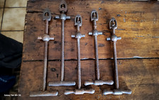 Lot 5 Anciens outils  embauchoir, forme à chaussures réglable outils cordonnier