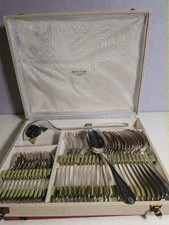 Ménagère en métal argenté 