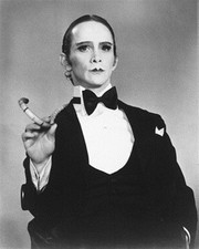 Joel Grey En Tant Que Maître De Cérémonies De Cabar Photo 8X10