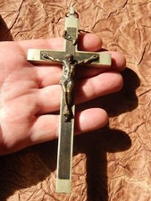 Ancienne  GRANDE CROIX PECTORALE OU MURALE   METAL  BOIS   CRUCIFIX