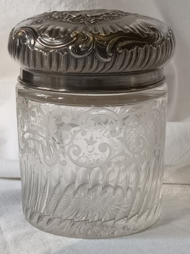 Poudrier pot à fard - /,
