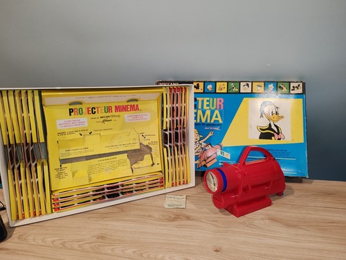 Ancien projecteur jouet - projecteur,