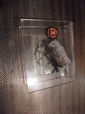 ☆ MORCEAU DU MUR DE BERLIN avec barbelé et cocarde brodé ex Allemagne de l'est