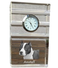 Américain Staffordshire Terrier Trois Couleurs Montre Avec Chien Art-Dog