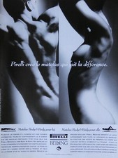 PUBLICITÉ DE PRESSE 1993 PIRELLI BEDDING LEADER MONDIAL DU COUCHAGE - SEINS NUS