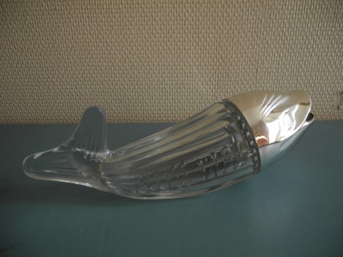 Distributeur baleine noix art - baleine,