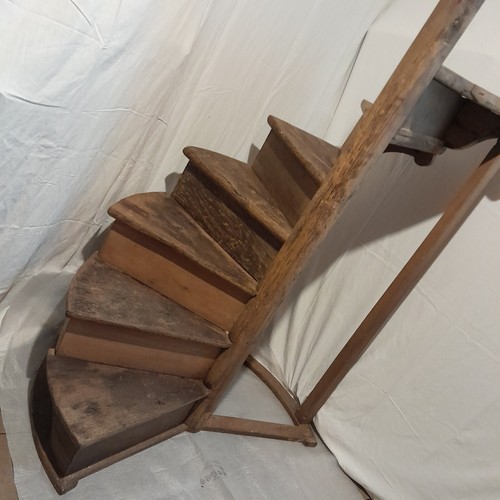 Escalier ancien - ,
