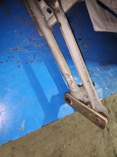Moteur essuie glace avant