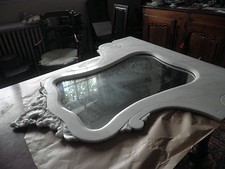 Grand cadre avec miroir en  marbre blanc de Carrare. A restaurer, ANCIEN.