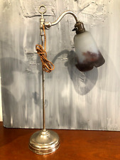 LAMPE DE BUREAU EN MÉTAL CHROMÉ AVEC TULIPE EN PÂTE DE VERRE signée RETHONDES