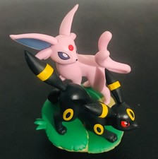 Figurine Pokemon Noctali et Mentali 4 cm x 5 cm Ecarlate et Violet
