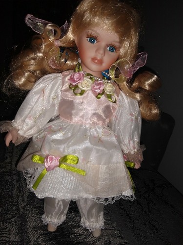 Poupée porcelaine de - poupée,