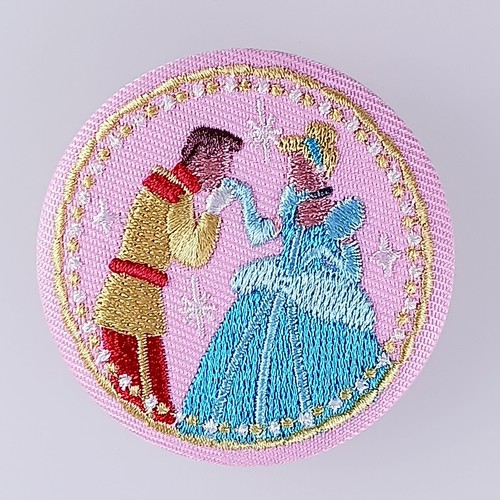 Cendrillon insigne de - cendrillon,