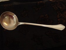 Louche ancienne en métal argenté, Orfèvrerie Perrin à Paris