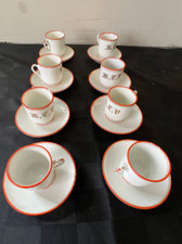 8 tasses et soucoupes à café