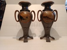 Paire de vases anciens signés