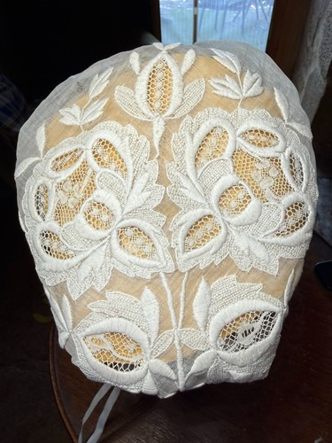 Broderie ancienne bonnet de - ancienne,
