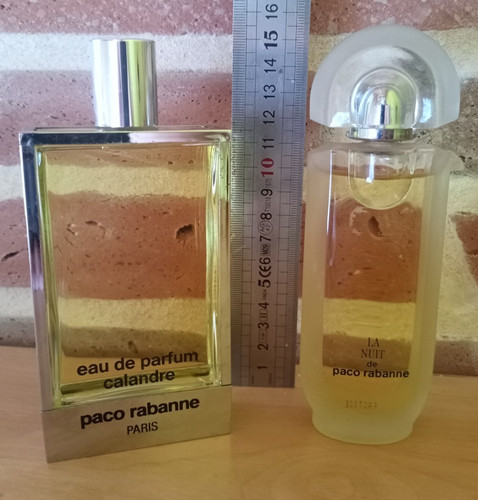 Deux flacons parfum factice - de,