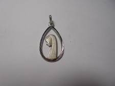 Superbe et grande médaille vierge Marie en argent massif , poinçons ,taille 26mm