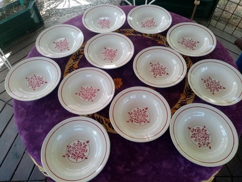 Assiettes creuses anciennes - assiettes,