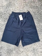 Short Nike oversize fit below