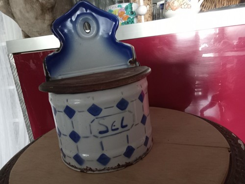Boîte sel ancienne - à,