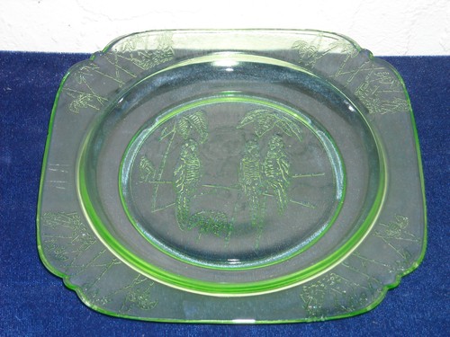 Parrot salad plate green - parrot,