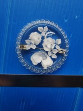 Ancienne broche en lucite