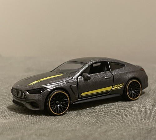 Miniature majorette mercedes - miniature,