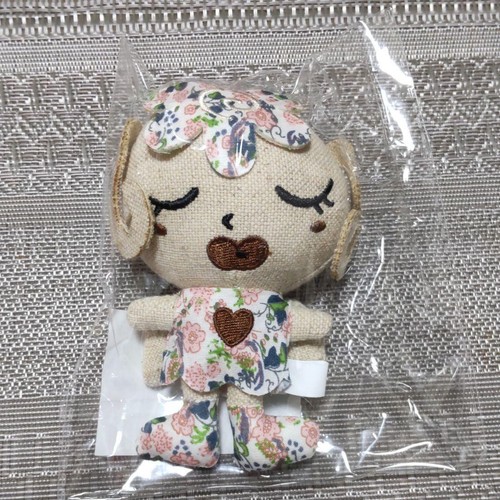 Poupée peluche yazawa - peluche,