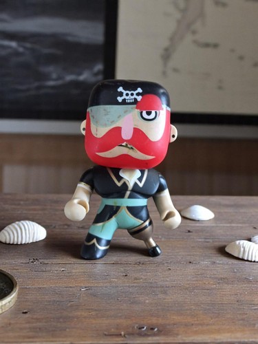 Figurine pirate djeco - bois, et