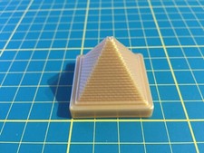 Pyramide doré seule pièce
