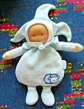 IP/  DOUDOU SEMI PLAT POUPEE COROLLE GRELOT BLANC BLEU MOUTON  TTBE
