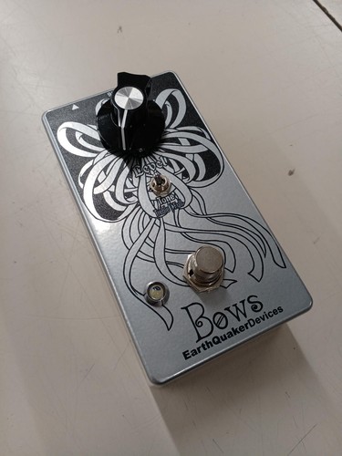 Earth quaker devices bows - earth,