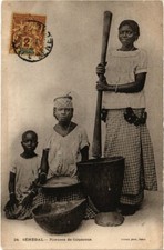 CPA SENEGAL - Fortier 24 - Pileuse de Couscous (84823)