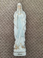 STATUETTE ANCIENNE VIERGE MARIE EN PORCELAINE DE PARIS  / BISCUIT  LOURDES