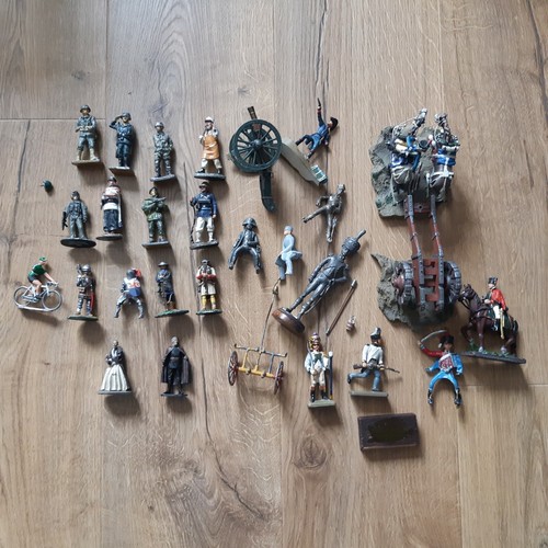 Lot figurines métal - de, et