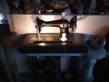 MACHINE A COUDRE  (lampe de chevet) SINGER 15 K (dite au sphinx )