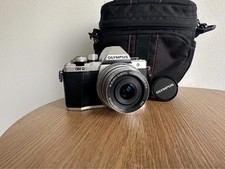 Olympus OM-D E-M10 Mark II |