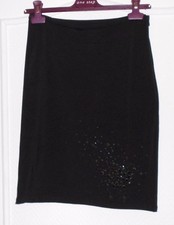 CAPUCINE PUERARI  Jolie jupe