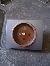 Enjoliveur Legrand Sagane Opalis prise 2P+T à détrompageNeuf De Stock 876 42