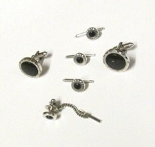 BEAUTIFUL VINTAGE SHIELDS TIE