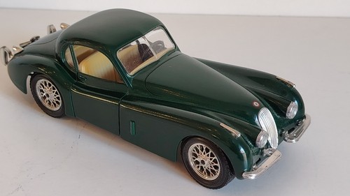 Voiture miniature burago