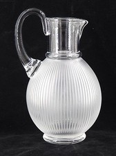 Lalique, modèle Langeais, pichet, broc, cristal satiné, en excellent état.