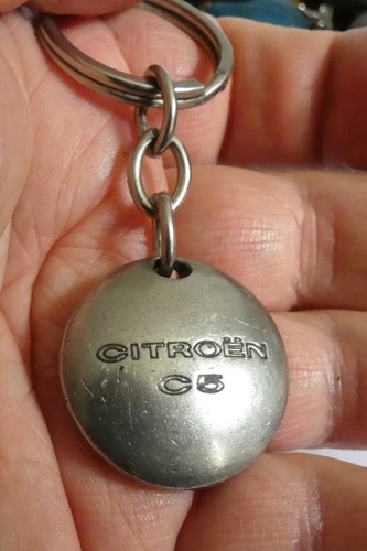 Ancien porte clé métal - , plein