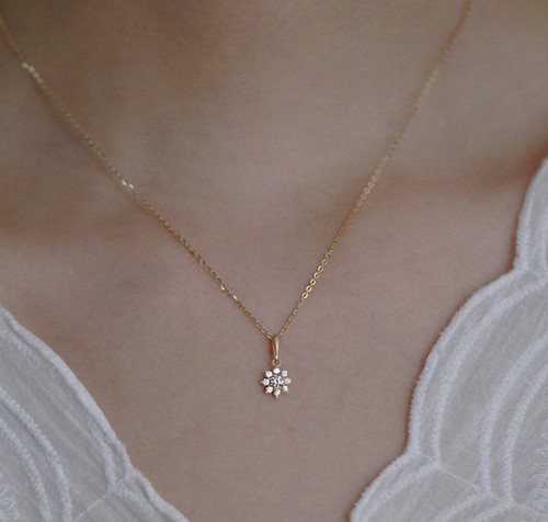Pendentif fleur femme mariage